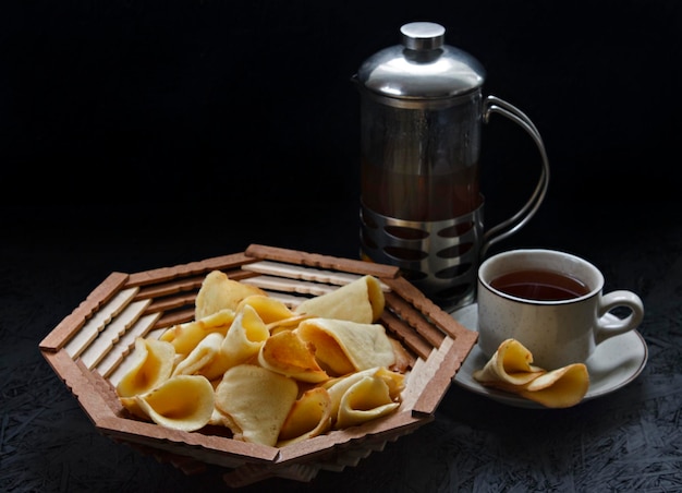 Foto kekse in form von ohren backen und tee tea party