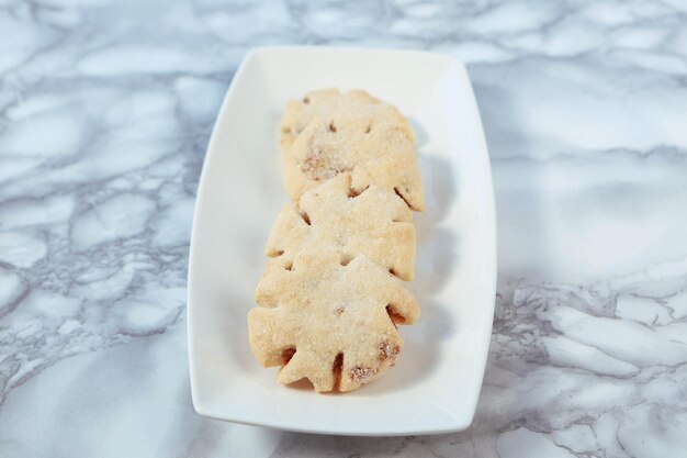 Kekse mit dunklen Schokoladenstückchen