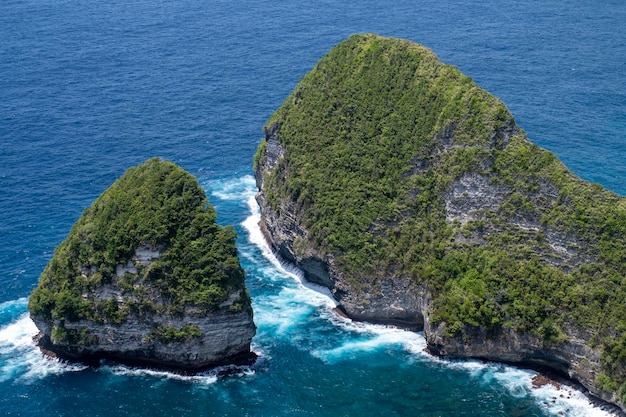 Kelingking Beach ist einer der Teile der erstaunlichen Insel Nusa Penida in der Nähe von Bali, Indonesien.