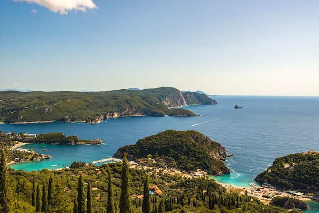 Kerkyra Corfu paisaje del mar Ioniann.