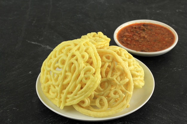 Kerupuk Mie Banjur Sambel Oncom