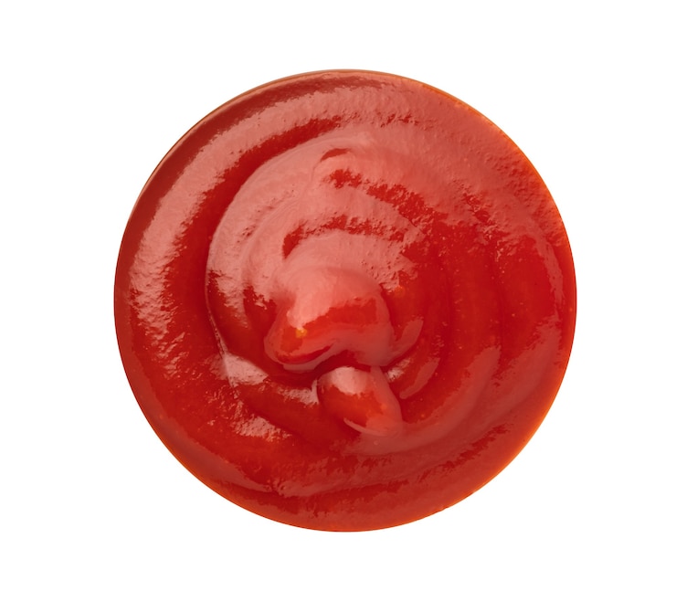 Foto ketchup em isolado com traçado de recorte.