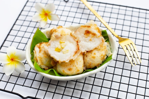 Khanom Krok Postre tailandés de leche de coco Crepe de arroz con coco