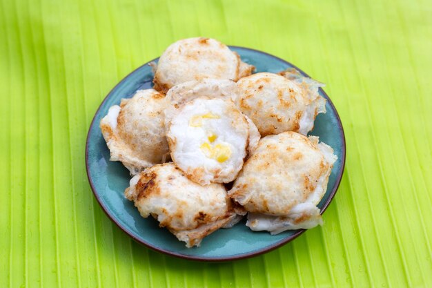 Khanom Krok Thailändisches Kokosmilch-Dessert Kokosreis-Pfannkuchen