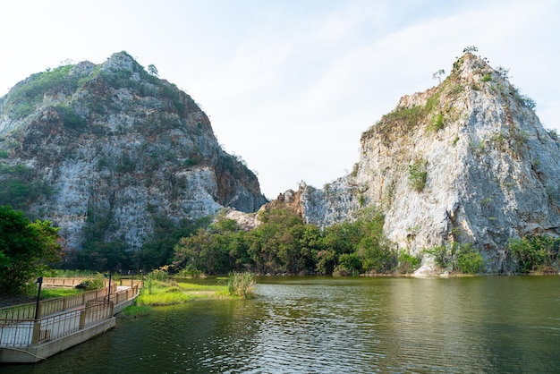 Khao Gnu Stone Park em Ratchaburi na Tailândia