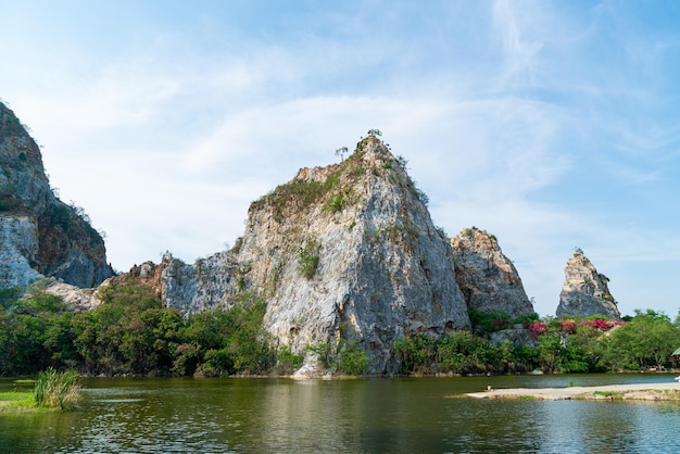 Khao Gnu Stone Park em Ratchaburi na Tailândia