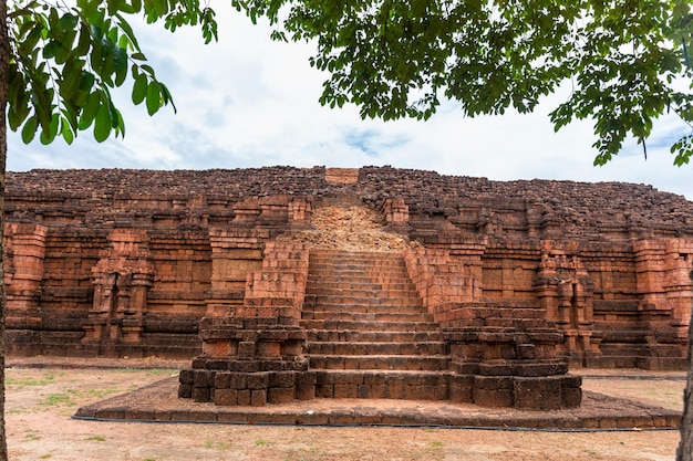 Khao Klang Nok es parte del parque histórico de Si Thep, que se convertirá en Patrimonio de la Humanidad de la UNESCO en septiembre de 2023.