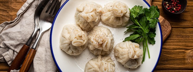 Khinkali traditionelles Gericht der georgischen kaukasischen Küche Knödel gefüllt mit Hackfleisch