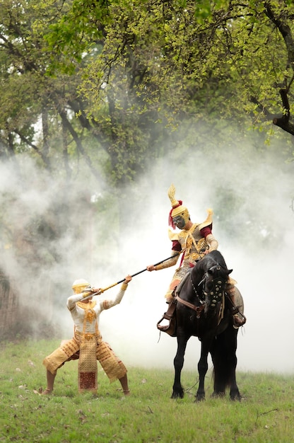 Khon ist ein klassischer thailändischer Tanz in einer Maske in der Ramayana-Literatur.