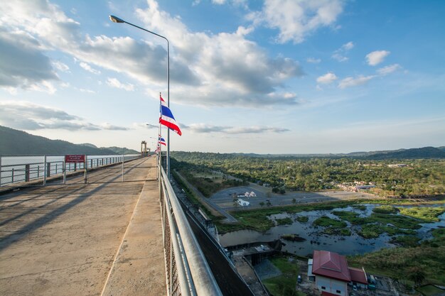 Khundanprakanchon-Staudamm in Nakornnayok, Thailand.