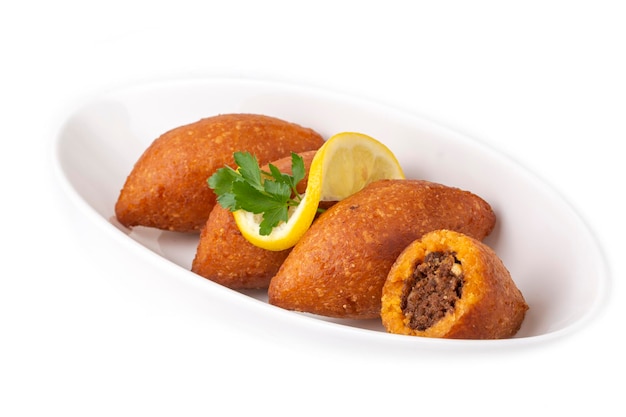 Kibbeh é um prato popular na culinária do Oriente Médio nome turco icli kofte