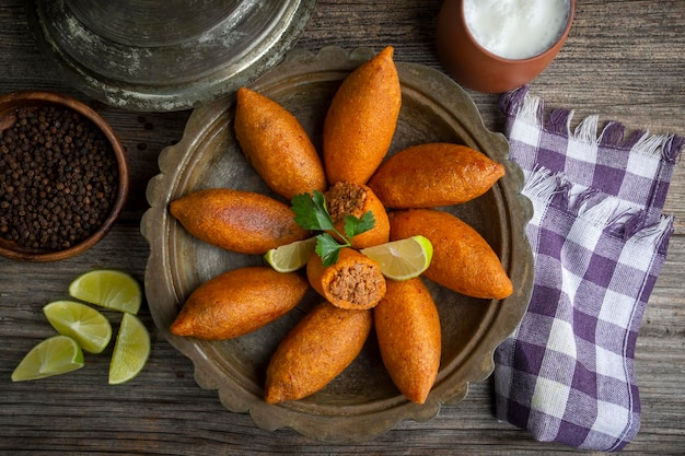 Kibbeh es un plato popular en la cocina de Oriente Medio de nombre turco icli kofte.