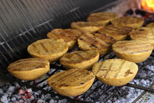 Kibbeh Mishwiyyeh Grelhar Kubba no Fogo Carne Alimentos Estoque