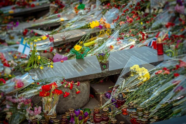 Kiev Ucrânia 10 de março de 2014 flores para pessoas mortas nas ruas durante o confronto em EuroMaidan