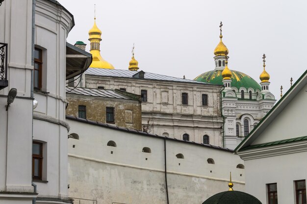 Kiewer Höhlenkloster, auch bekannt als das Kiewer Höhlenkloster, ist ein historisches orthodoxes christliches Kloster