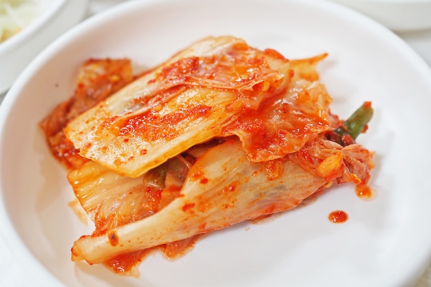 Kimchi e legumes em conserva