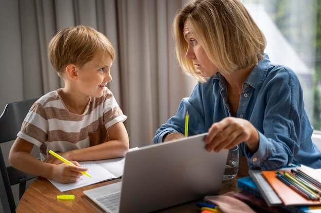 Kind erhält Bildung zu Hause