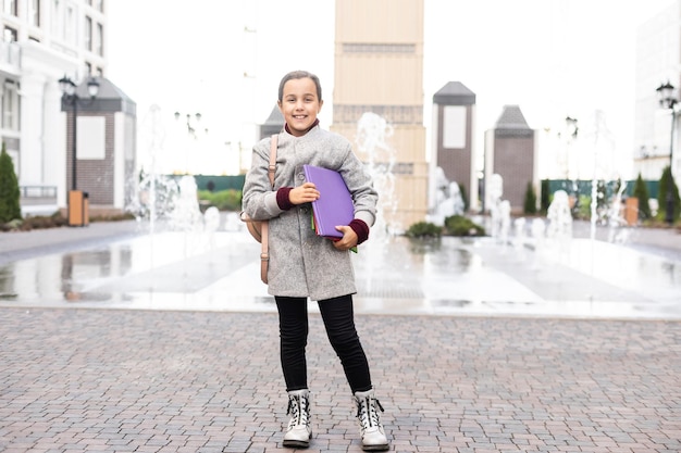 kind mädchen schulmädchen grundschüler.