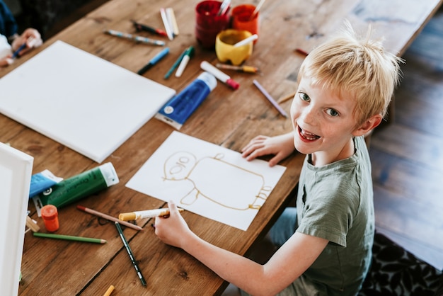 Kinder im Kunstunterricht, Homeschooling in der neuen Normalität