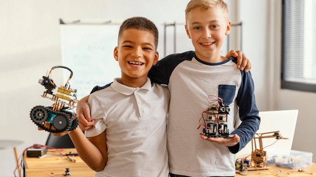 Kinder machen Roboter