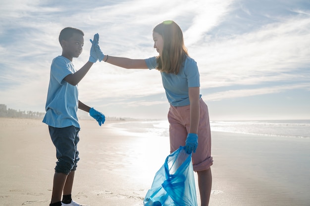 Foto kinder retten die umwelt