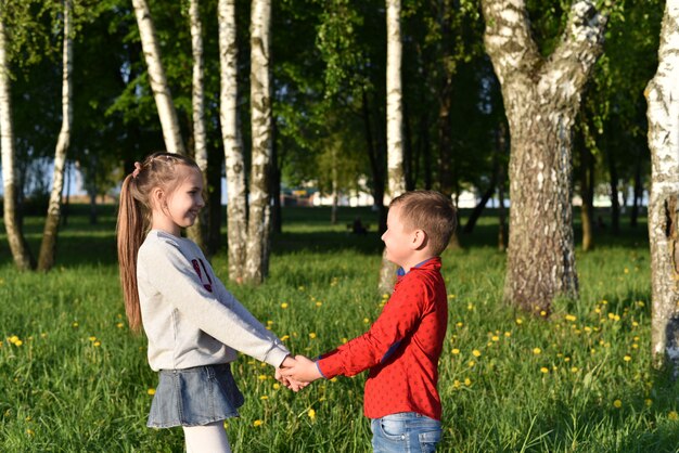 Kinderspiel im Park