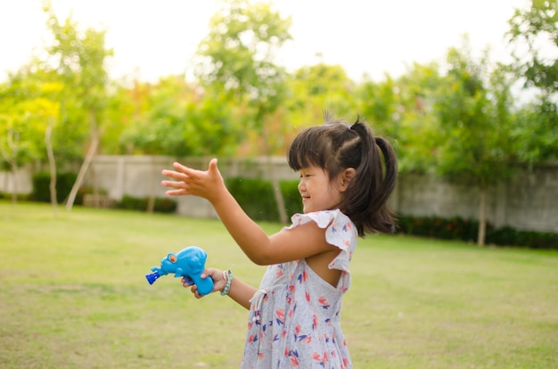 Kinderspiel mit Blase