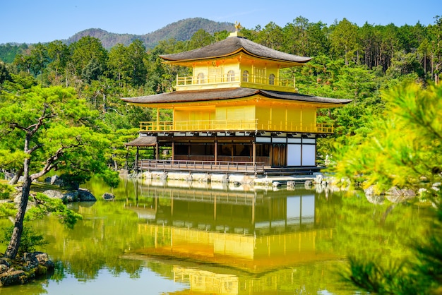 Foto kinkakuji-tempel in kyoto, japan