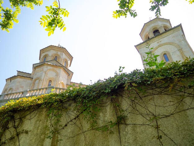 Kirche der Heiligen Dreifaltigkeit auf dem Berg Sameba Wahrzeichen von Georgien Batumi Alte Klosterarchitektur