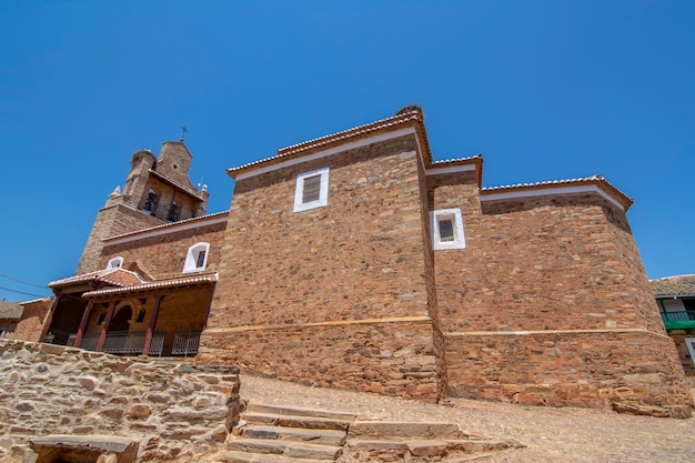 Kirche des mittelalterlichen Dorfes Castrillo de los Polvazares in Leon