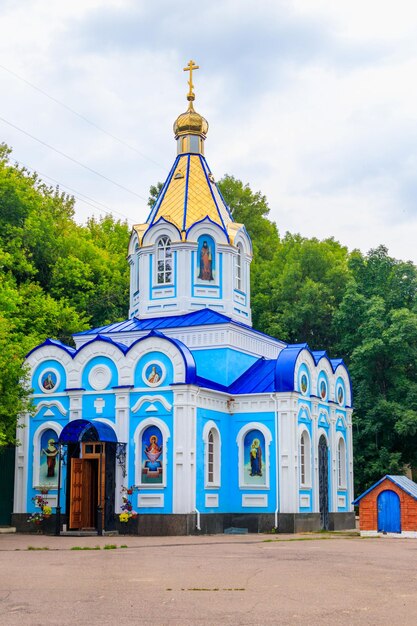 Kirche im Namen der Ikone der Muttergottes lebensspendender Frühling im Kloster der Geburt Unserer Lieben Frau in Zadonsk Russland