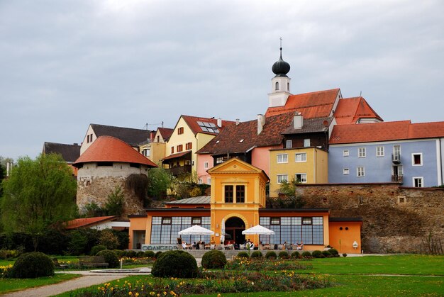 Kirche in einer barocken Stadt