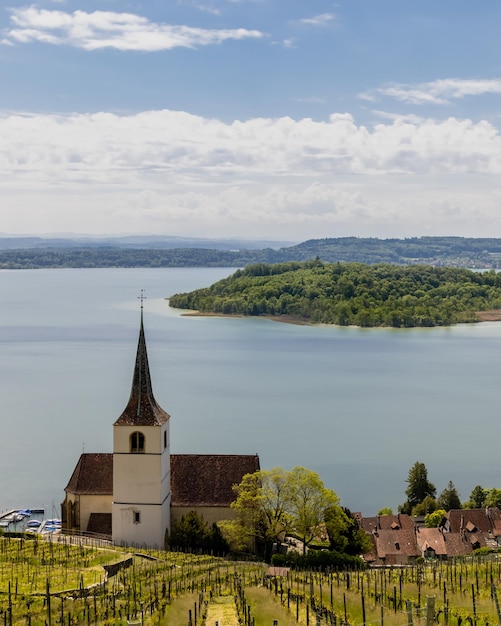 Kirche in Ligerz am Bielersee Schweiz