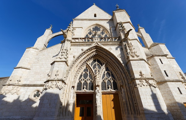 Kirche NotreDame de MoretsurLoing MoretsurLoing ist eine Gemeinde im Departement SeineetMarne in der Region IledeFrance