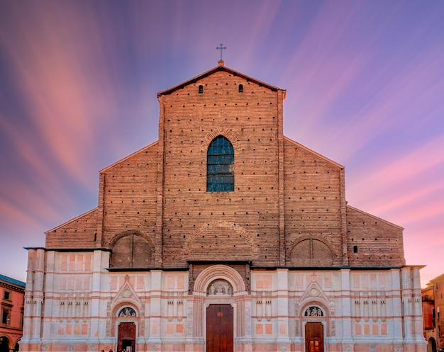 Kirche San Petronio auf der Piazza Maggiore in Bologna Italien