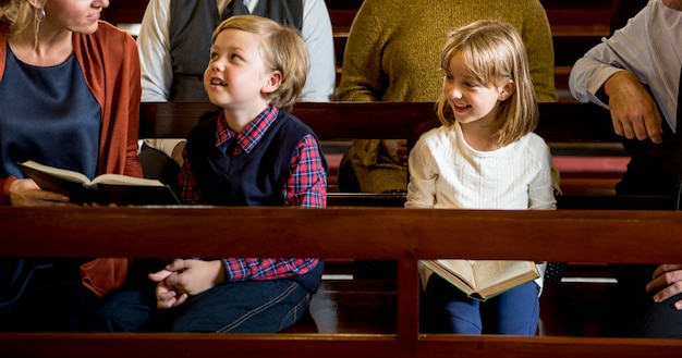 Kirchenleute glauben an religiöse Familie