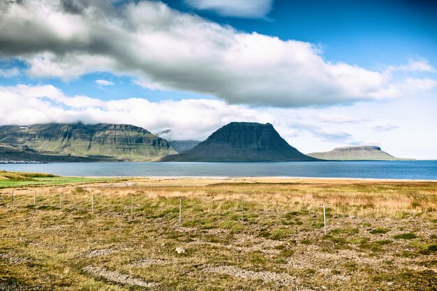 Kirkjufell paisaje de montaña occidental islandesa