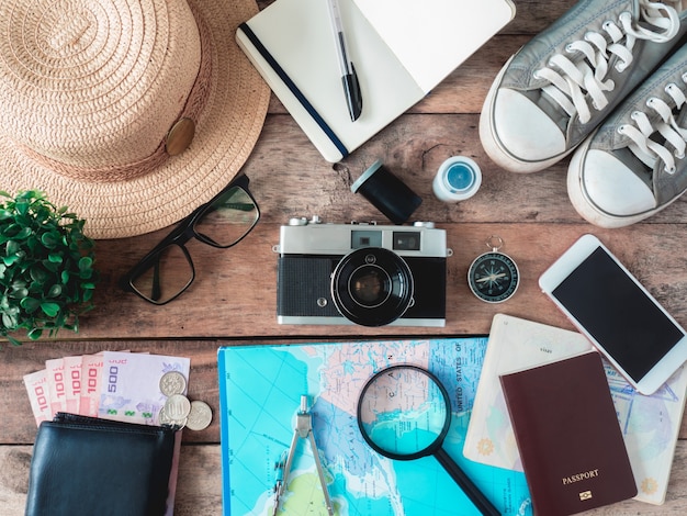 Kit de viagem em uma mesa