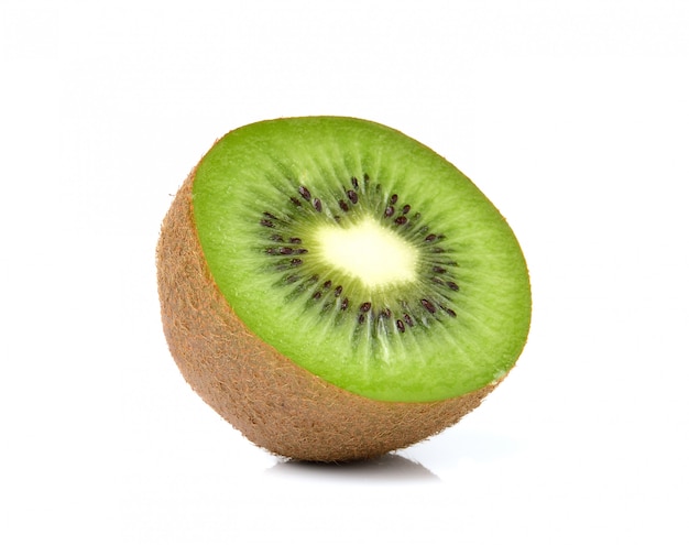 Foto kiwi aislado en el espacio en blanco