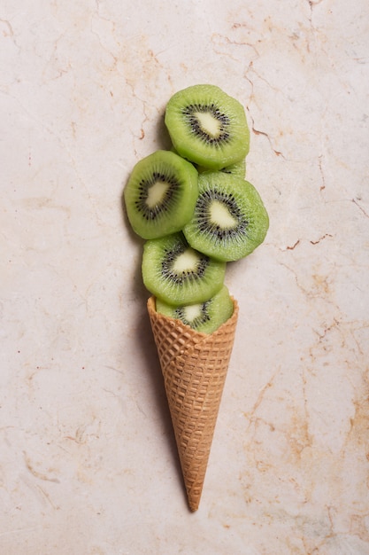 Kiwi com casquinha de sorvete