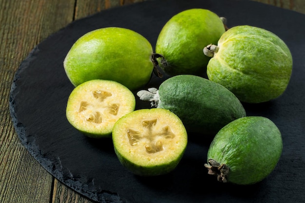 Kiwi y feijoa