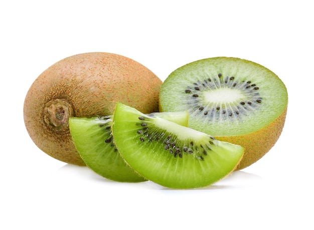 Kiwi isoliert auf weiß