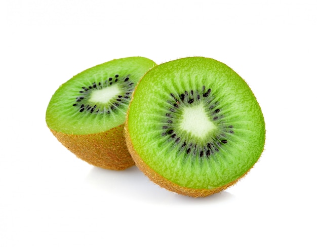 Kiwi isoliert auf weiss