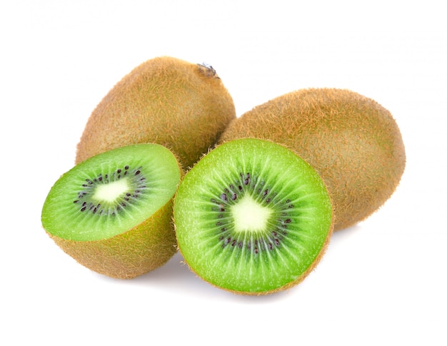 Kiwi isoliert auf weiss