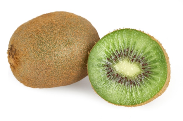 Kiwi isoliert auf weißem Hintergrund