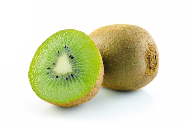 Kiwi lokalisiert auf weißem Hintergrund