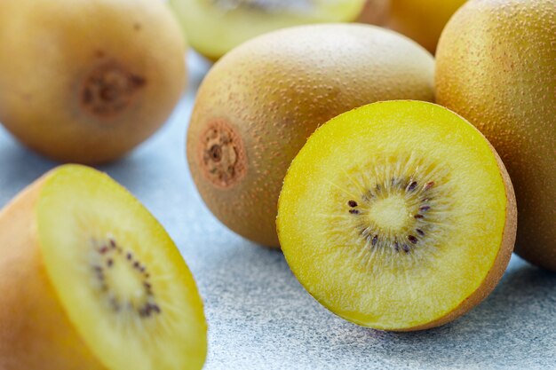 Kiwi orgánico dorado (amarillo)