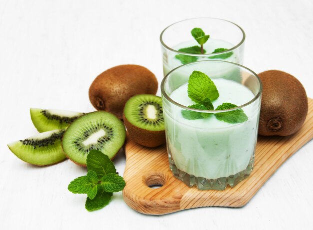 Kiwi Smoothie im Glas