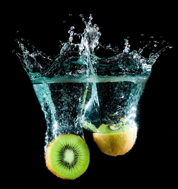 Kiwi Splash in Wasser