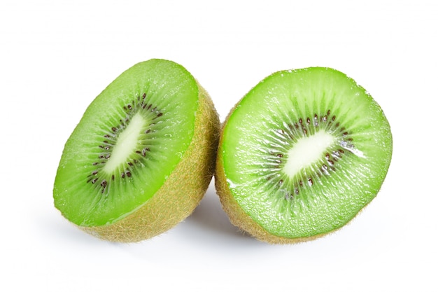 kiwis aislados en blanco